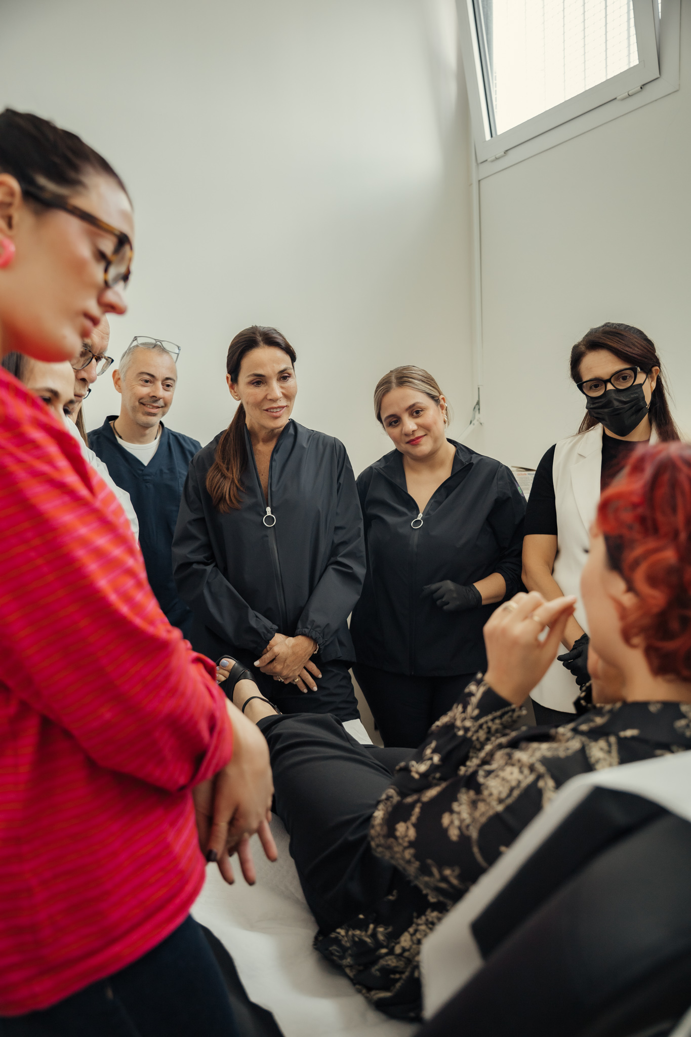 Docenti e corsisti durante un momento di formazione clinica Face Academy