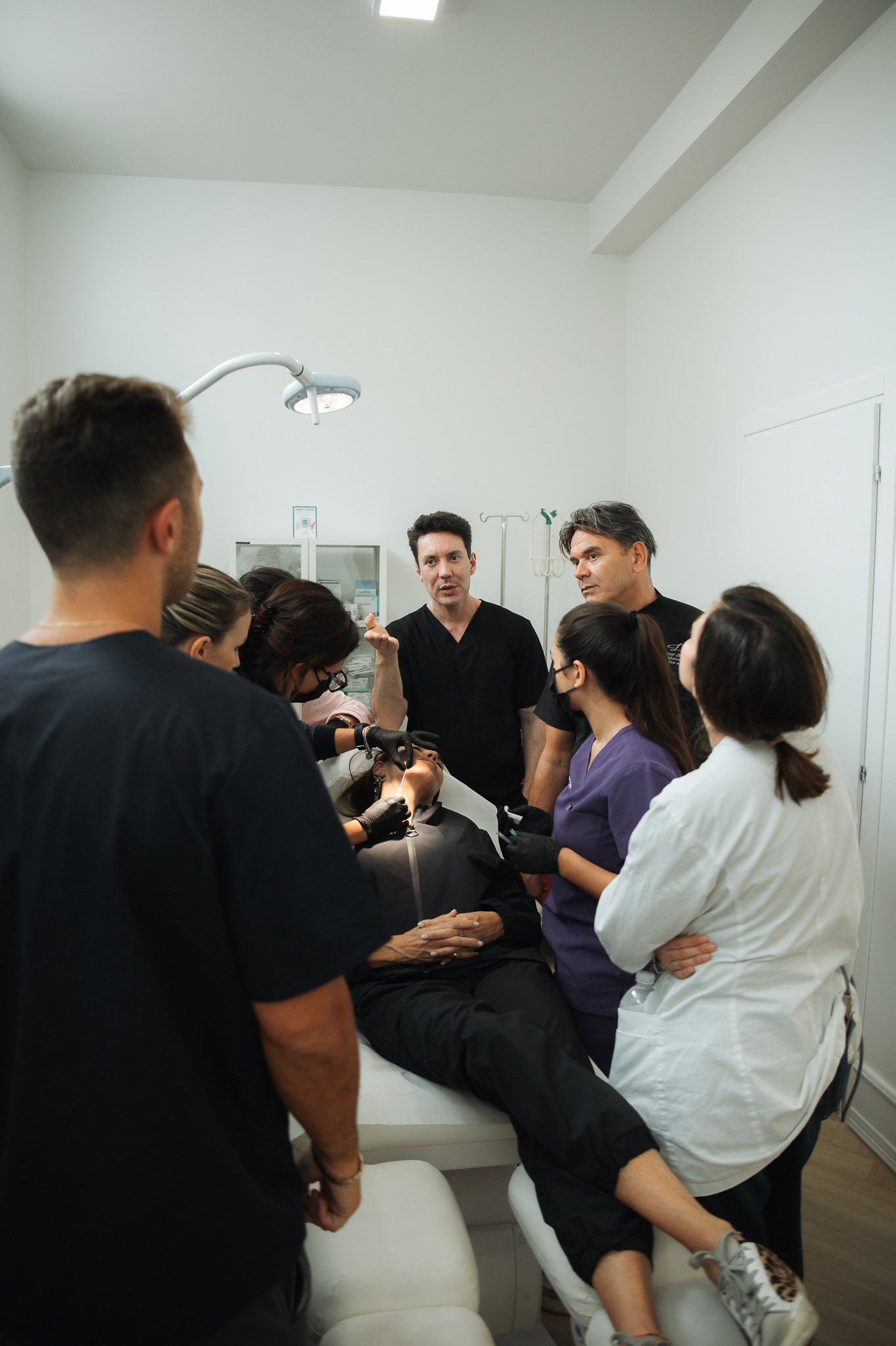 Confronto clinico durante una Masterclass Face Academy Italia e Brasile